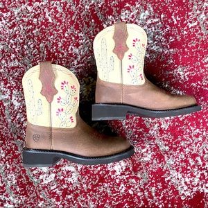 **SOLD*** Ariat Boots 7.5B Heritage Fat Baby